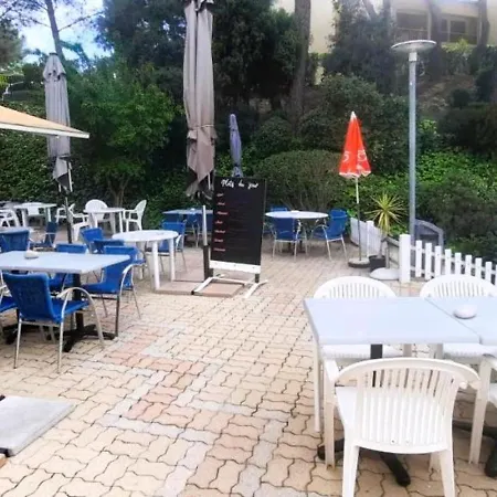 T2 Avec Piscine Et Acces Prive A La